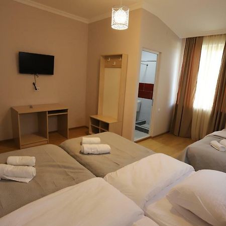Hotel Hollywood Kutaisi Exterior foto